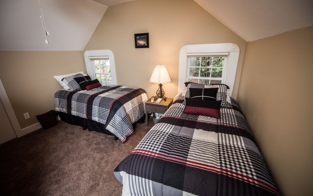 photo 4 of Villa on Meridian - Carriage House