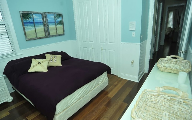 photo 2 of Luxurious Waterfront Villa W/Heated Saltwater Pool