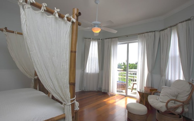 photo 3 of Luxurious Waterfront Villa W/Heated Saltwater Pool