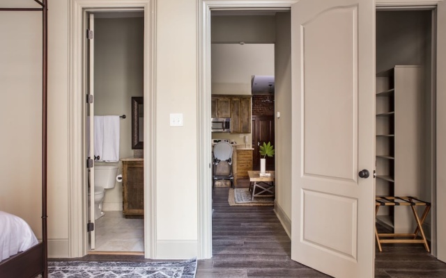 photo 3 of Vintage 1BR Central Business District Suites by Sonder