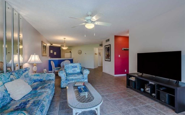 photo 2 of Vista Verde East - Two Bedroom Condo - 1-103