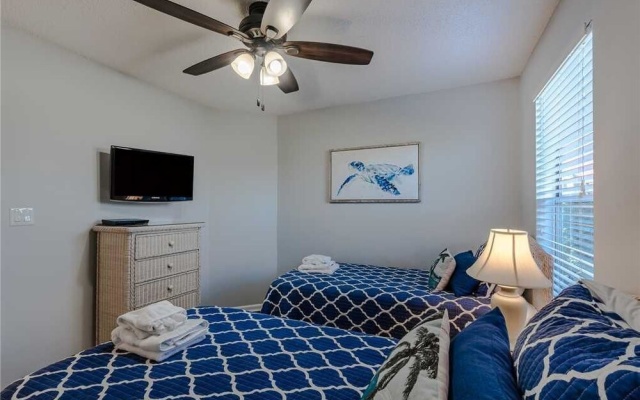 photo 2 of Vista Verde East - Two Bedroom Condo - 5-137