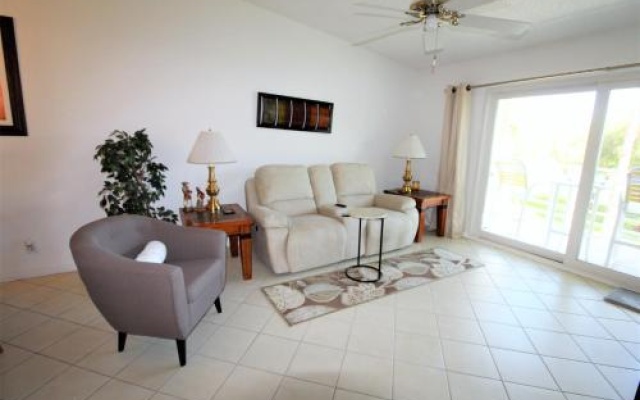 photo 2 of Vista Verde West 2-210 Two-bedroom Apartment
