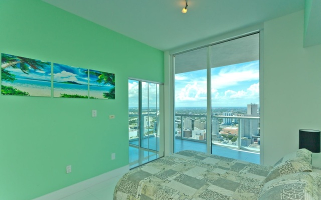 photo 5 of Vizcayne Luxury Condo by 1stHomeRent