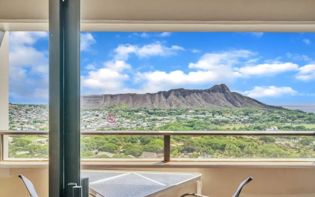 photo 4 of Spectacular Ocean & Diamond Head View 2 Bedroom Condo w/ Free Parking! by Koko Resort Vacation Rentals