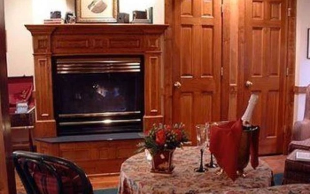 photo 3 of Walnut Street Inn