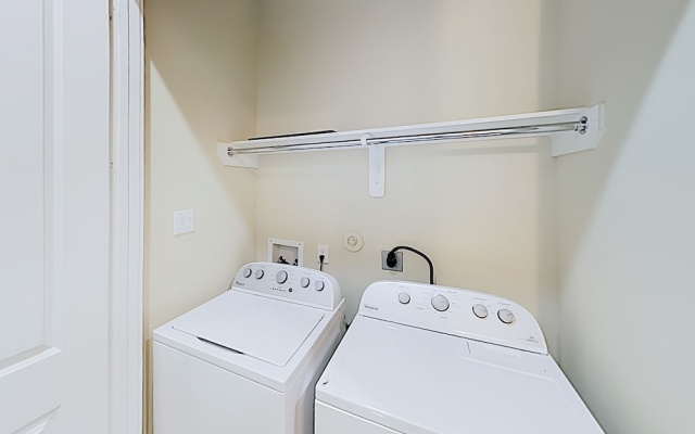 photo 5 of Washington Corridor All-suite W/ Gourmet Kitchen 3 Bedroom Townhouse