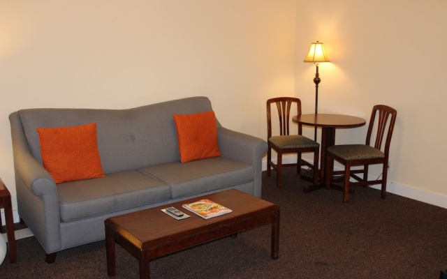 photo 4 of Washington Plaza Apartments