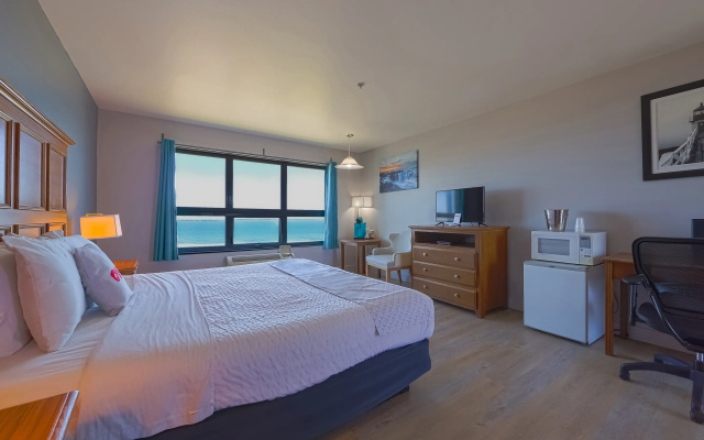 photo 3 of Waves Hotel NYE Beach - Newport OR