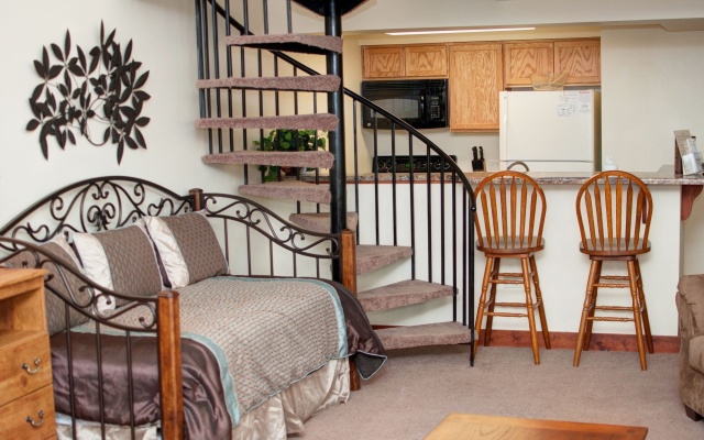 photo 4 of Wedgewood Lodge