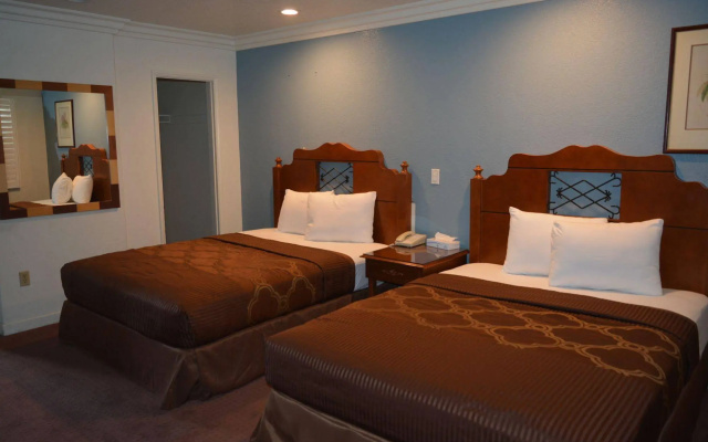 photo 5 of Welcome Inn on Colorado Blvd