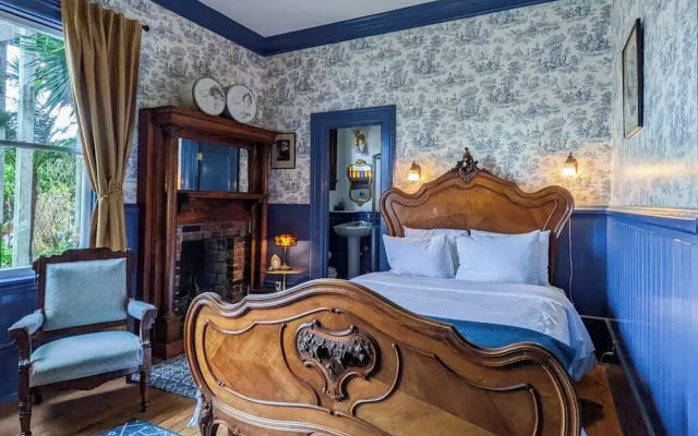 photo 5 of The Weller House