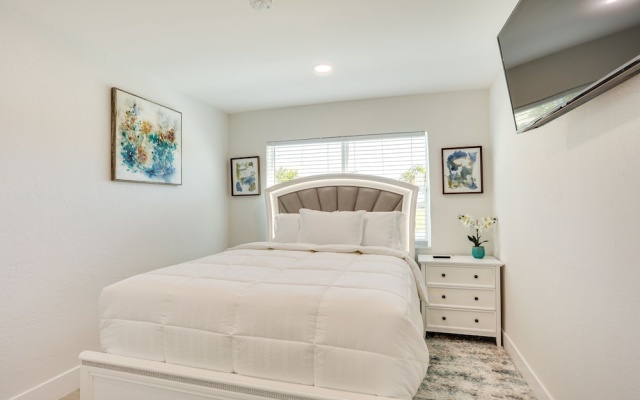 photo 3 of West Palm Beach Vacation Rental ~ 2 Mi to Beach!