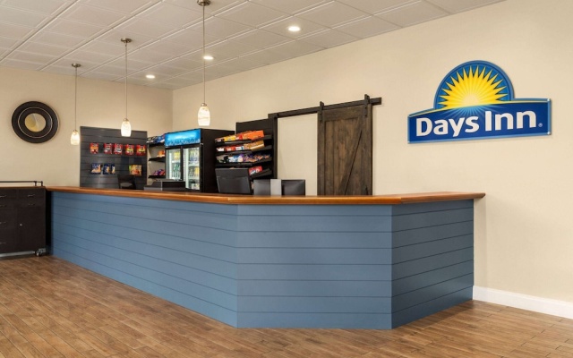 photo 2 of Days Inn And Suites By Wyndham Lancaster Amish Country