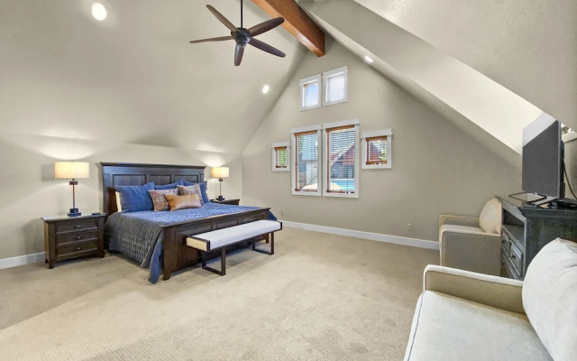 photo 4 of Westridge Chalet 4 Bedroom Townhouse by RedAwning