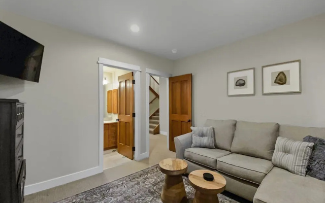 photo 5 of Westridge Chalet 4 Bedroom Townhouse by RedAwning