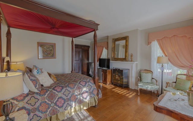 photo 4 of Weymouth Hall B&B