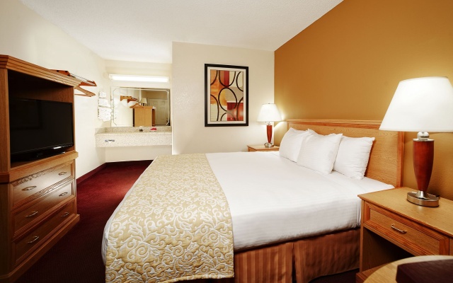 photo 3 of Whispering Hills Inn