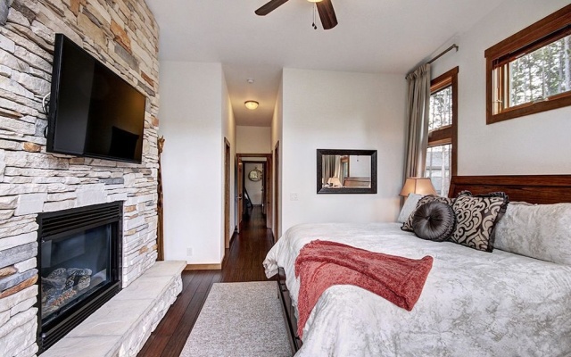 photo 3 of White Cloud Retreat House 4 Bedrooms 3 Bathrooms Townhouse