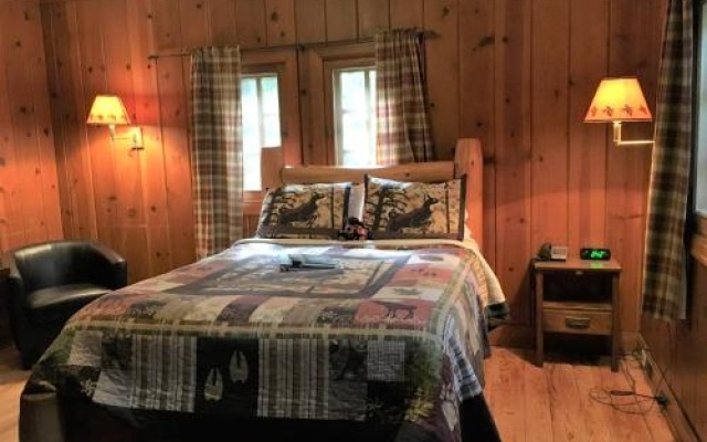 photo 4 of White Pines Inn