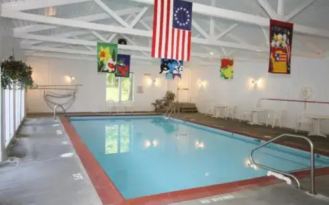 photo 3 of Williamsburg Camping Resort 38 ft. Park Model 2