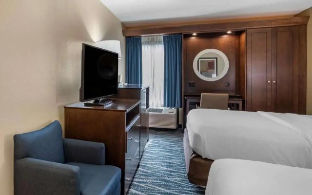 photo 4 of Comfort Inn & Suites Newark - Wilmington