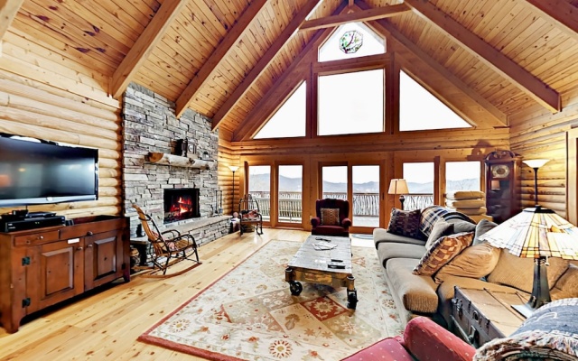 photo 2 of Winding Poplar - 4 Br Home