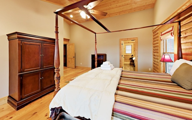 photo 5 of Winding Poplar - 4 Br Home