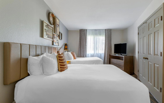 photo 4 of Windmill Suites Surprise - Phoenix, an Ascend Collection Hotel