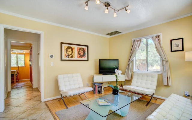 photo 2 of Wine Country Gem 2 Bedrooms 1 Bathroom Home