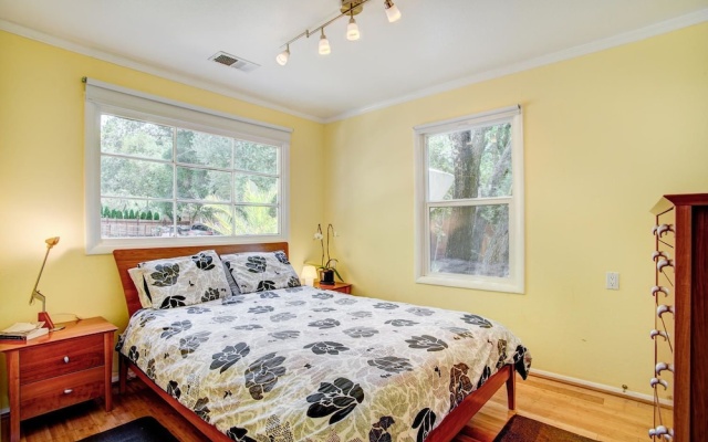 photo 4 of Wine Country Gem 2 Bedrooms 1 Bathroom Home
