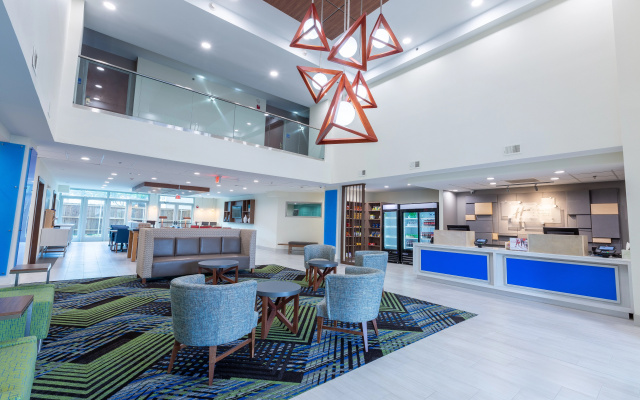 photo 2 of Holiday Inn Express & Suites Arlington North - Stadium Area by IHG
