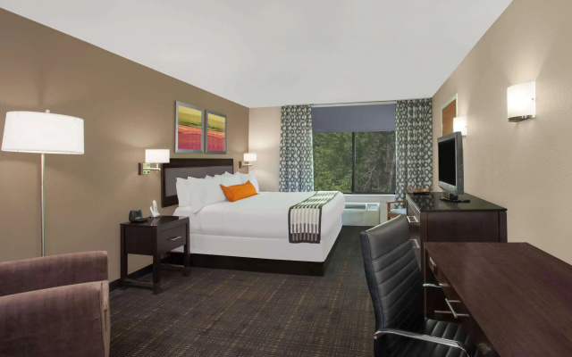 photo 3 of Wingate by Wyndham - Columbia