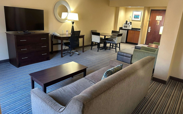 photo 5 of Wingate by Wyndham Harrisburg Near Hershey