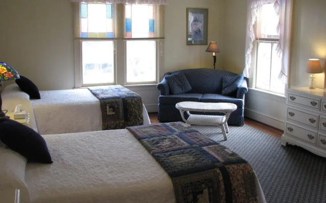 photo 2 of Winter Clove Family Inn