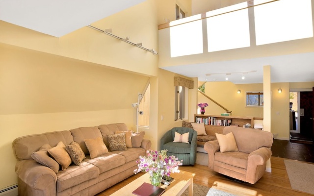 photo 2 of Winterberry Townhouse #1 by RedAwning