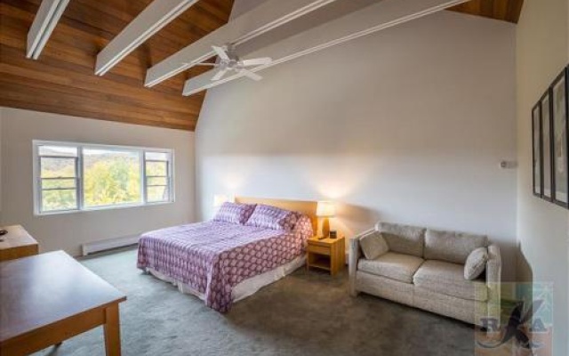 photo 4 of Winterberry Townhouse #2 by RedAwning