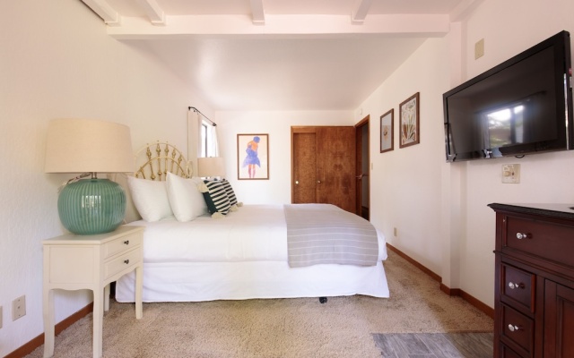 photo 5 of Wolfe by AvantStay | 5mins NorthStar! Fireplace, 2 Private Decks!
