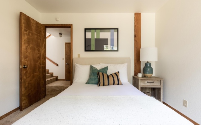 photo 4 of Wolfe by AvantStay | Near Lake Tahoe, w/ Hot Tub, Fireplace, 2 Private Decks!