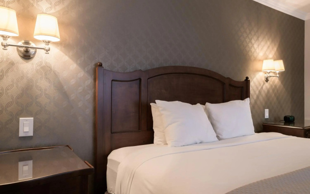 photo 3 of Woodcrest Hotel Cupertino