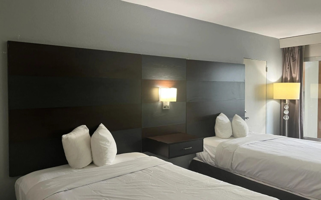 photo 5 of Quality Inn Airport South
