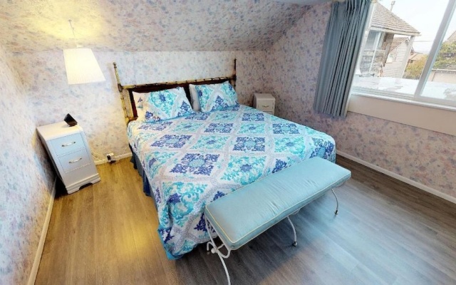 photo 4 of Woodley Beach House