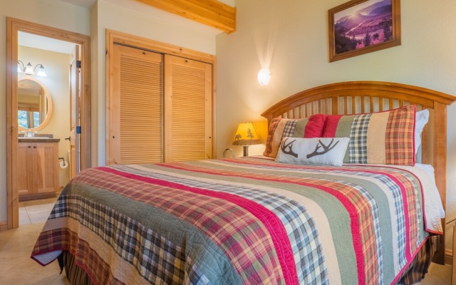 photo 4 of Private Home With A Beautiful Mountain Vista - Woods24 by RedAwning