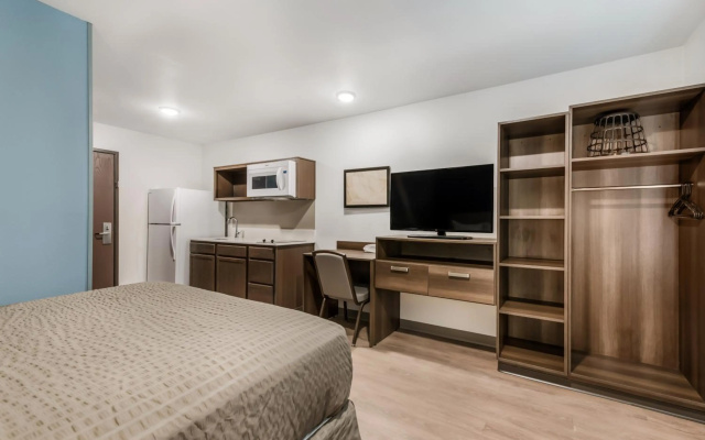 photo 2 of WoodSpring Suites Charlotte - University Research Park