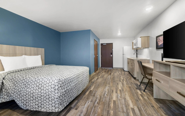 photo 4 of Woodspring Suites Dearborn - Detroit