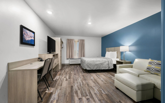 photo 5 of Woodspring Suites Dearborn - Detroit