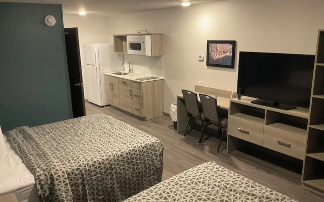 photo 2 of Woodspring Suites East Lansing - University Area
