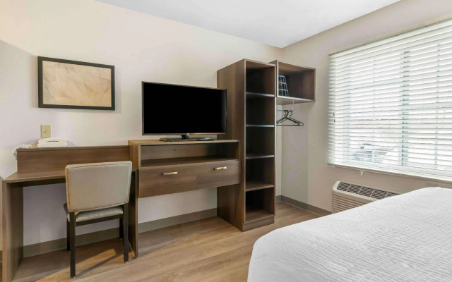 photo 4 of Extended Stay America Select Suites - Louisville - Airport