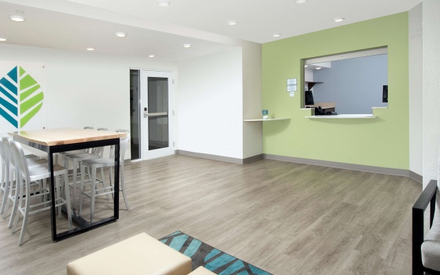 photo 2 of WoodSpring Suites Miami Southwest