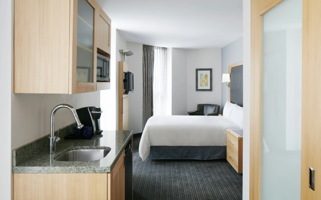 photo 4 of World Center Hotel